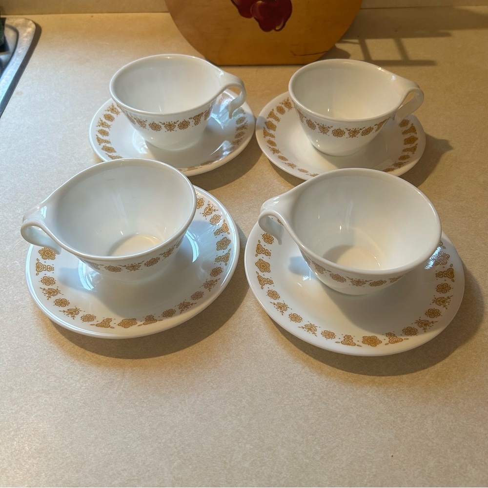 16 Piece CORELLE Butterfly Gold Hook Handle Cups & 8 cups & 8 Saucers EUC